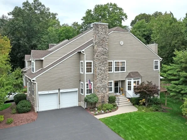8 Hunter Rd #8, North Haledon Boro, NJ 07508