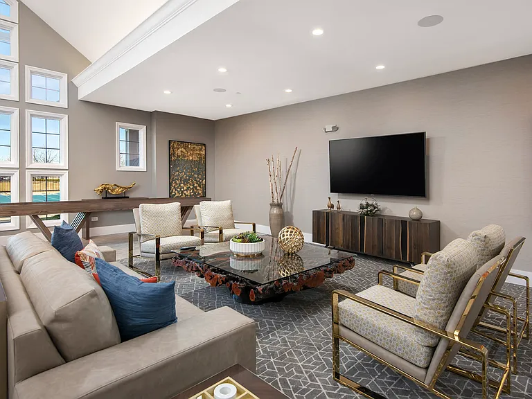 803 Corday at Naperville — Photo 3