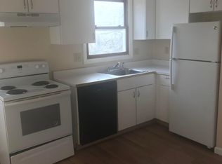 65 Mechanic St, Westfield, MA 01085