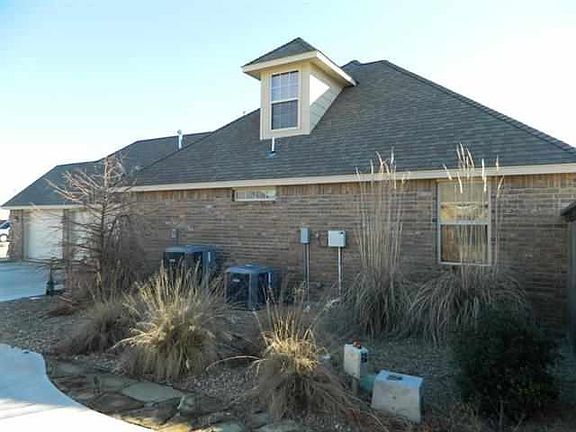 5th image of 104 NW Sandy Trail Cir