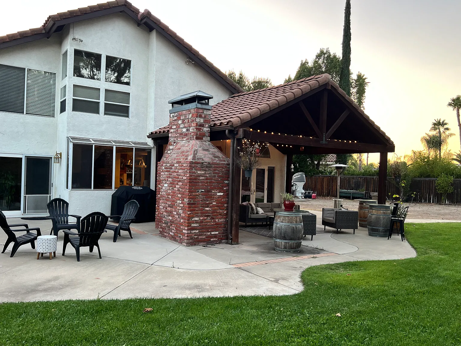 4 bed, 2972 sqft, $5,600 — Photo 3