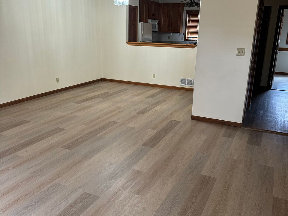 1st image of 4698 Turner St #2