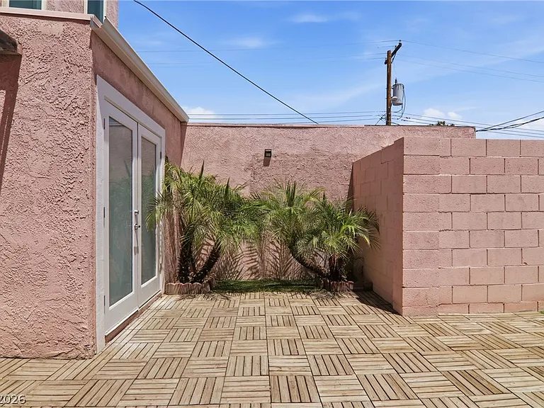 2274 E Desert Inn Rd #0 — Photo 37