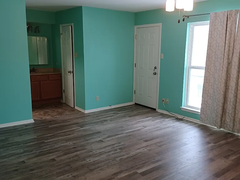 8707 Tradewind Dr — Photo 11