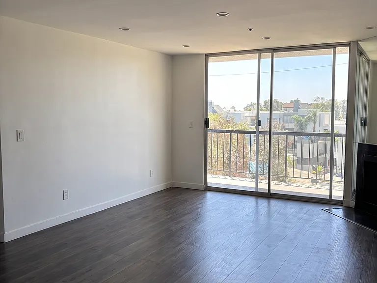 507 Glenrock Ave #103 — Photo 5