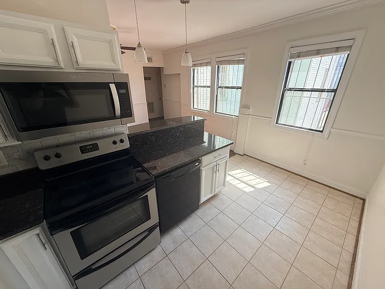 315 Evarts St NE #102 — Photo 11