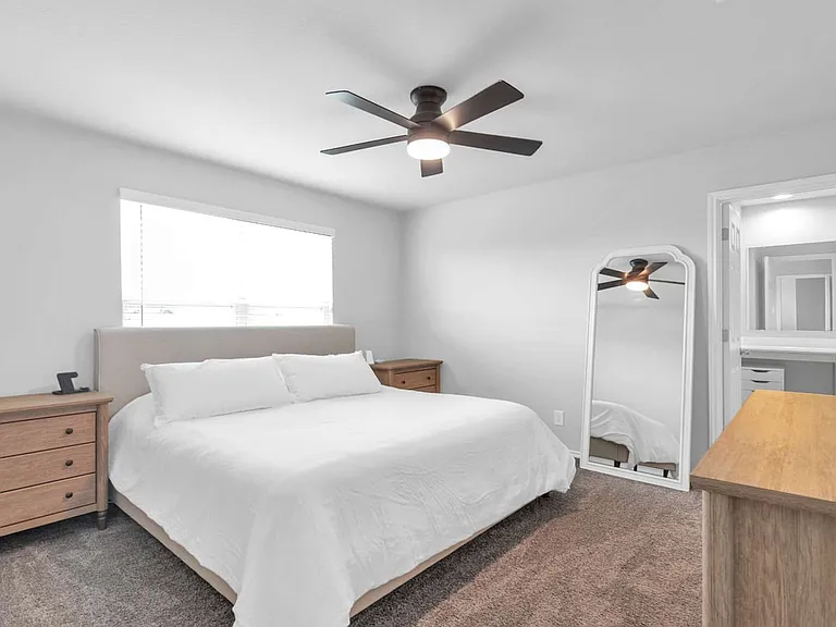 610 Pleasanton Way — Photo 4