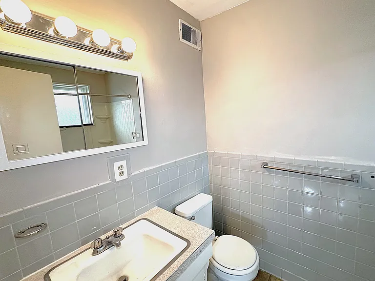 102 W Ida Ave — Photo 8