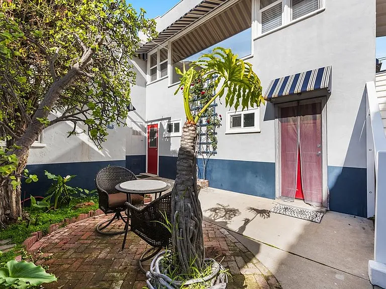 1527 Seal Way #4 — Photo 3