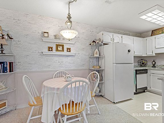 5th image of 2200 W 2nd St #205-A