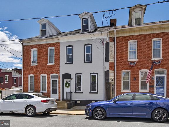 2nd image of 118 N 8th St