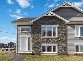 35 Holland Dr, Moncton, NB E1G 0X3