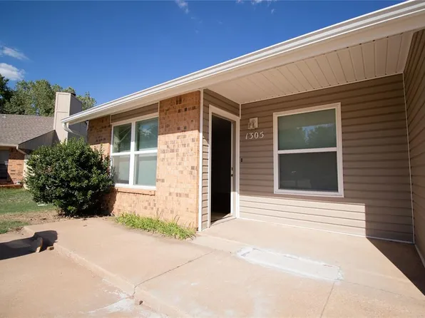 1305 Glen Oaks Ct, Norman, OK 73071