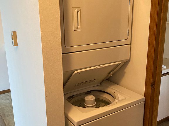 In-unit washer/dryer