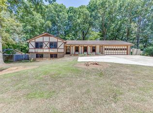 768 Rollingwood Dr, Stone Mountain, GA 30087