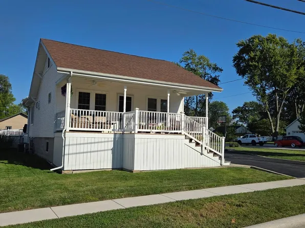 228 Wood St, Crown Point, IN 46307