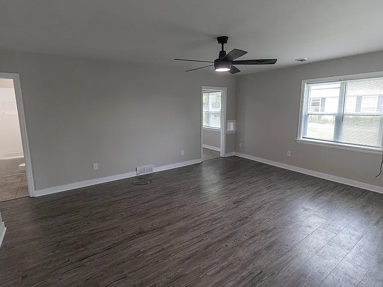 1007 Hardin St — Photo 2