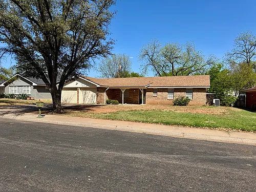 252 Twin Oaks Dr Photo 1