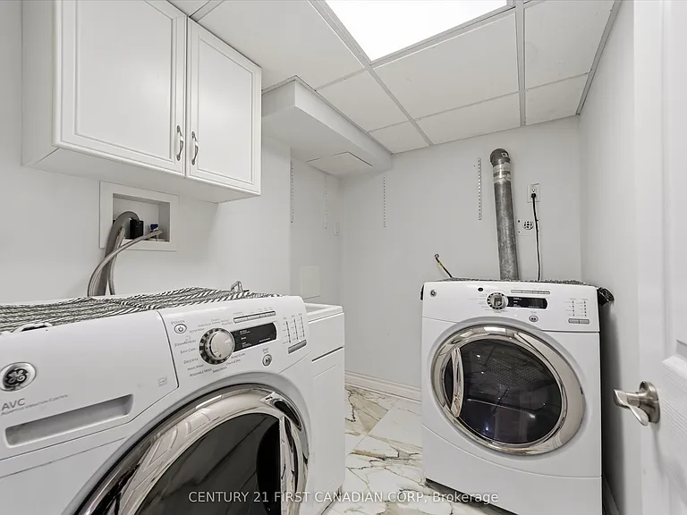 54 Manitoulin Dr — Photo 22
