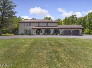 92 Macha Lane, Wynantskill, NY 12198