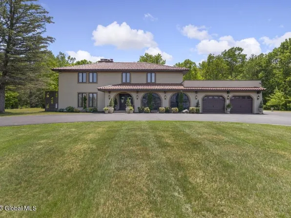 92 Macha Lane, Wynantskill, NY 12198