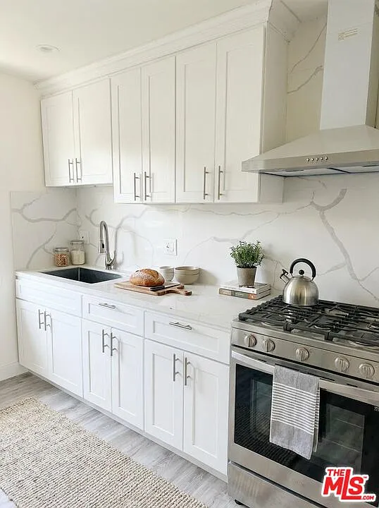 2 bed, 1.0 bath, 3570 sqft, $2,400 — Photo 2