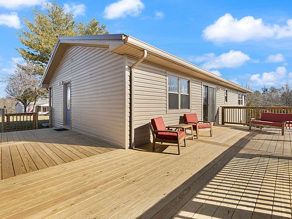 2nd image of 440 E Spencer Rd