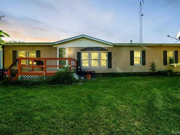 6351 Day Rd, Carsonville, MI 48419