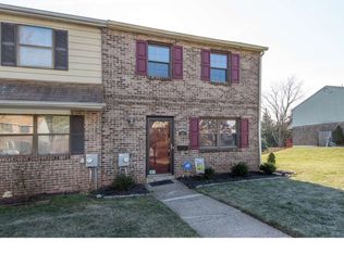 27 Orchard Ct, Royersford, PA 19468