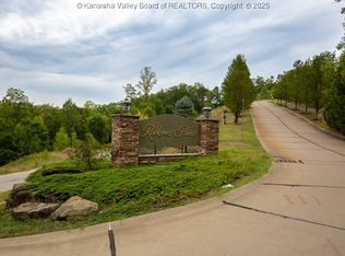 135 Oakview, South Charleston, WV 25309