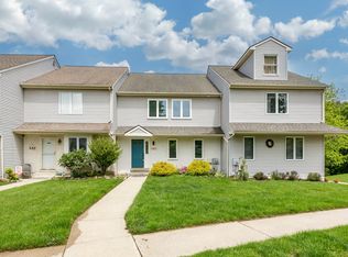 403 Pinebrooke Cir, Downingtown, PA 19335