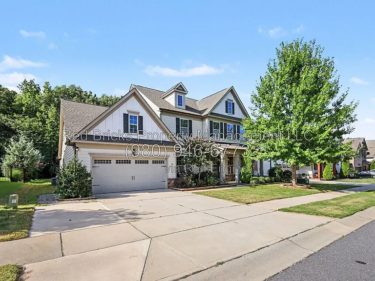 145 Barclay Dr — Photo 3