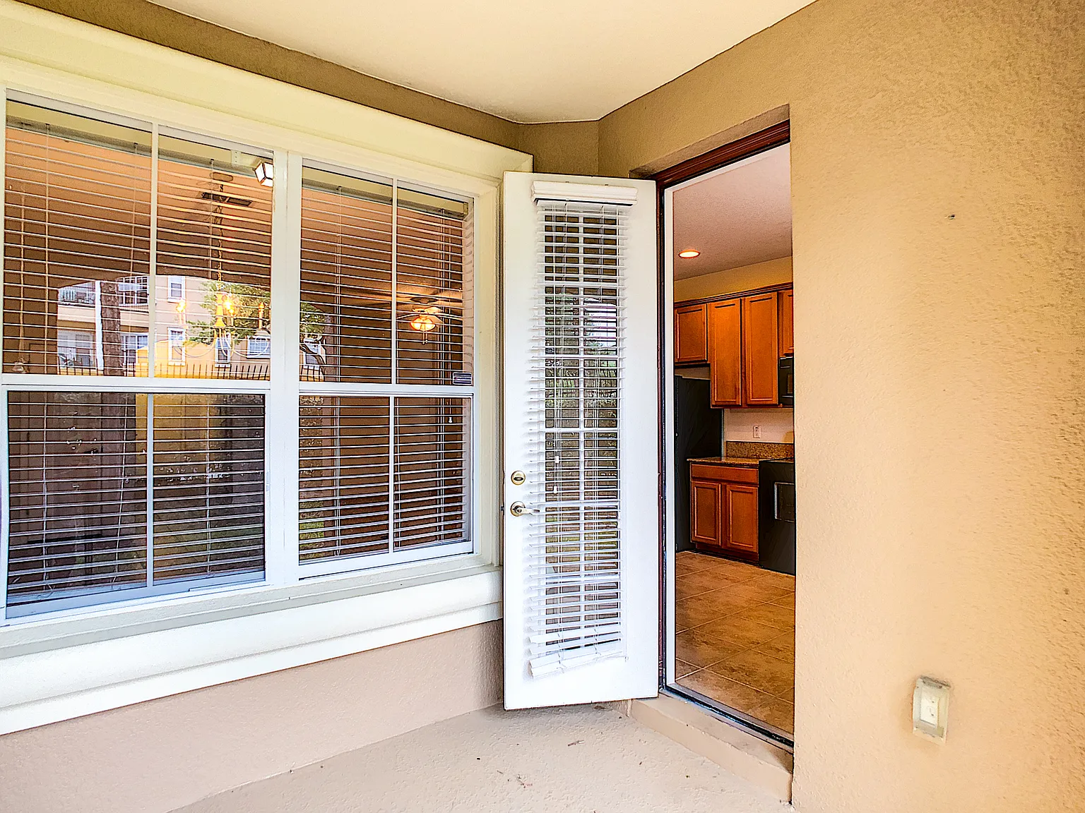 3 bed, 2.5 bath, 1592 sqft, $2,450 — Photo 4