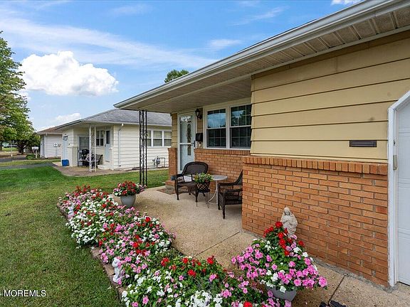 4th image of 321 Saint Thomas Drive