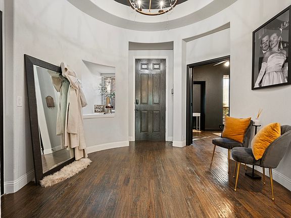 3rd image of 532 Tierra Vista Way