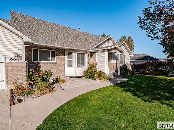 2nd image of 990 Hillview Dr