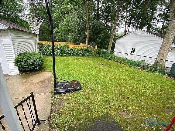 4th image of 3911 Orono Dr