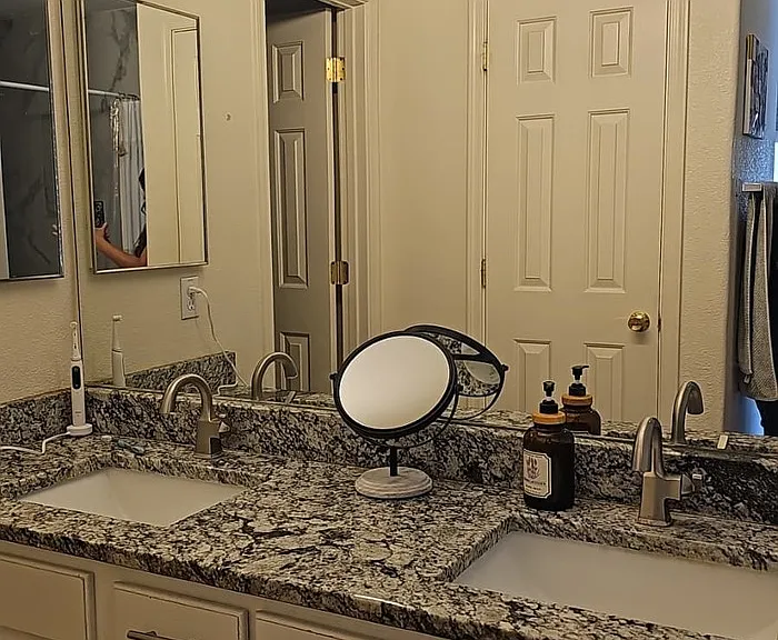 2174 W Roundwood Pl — Photo 5