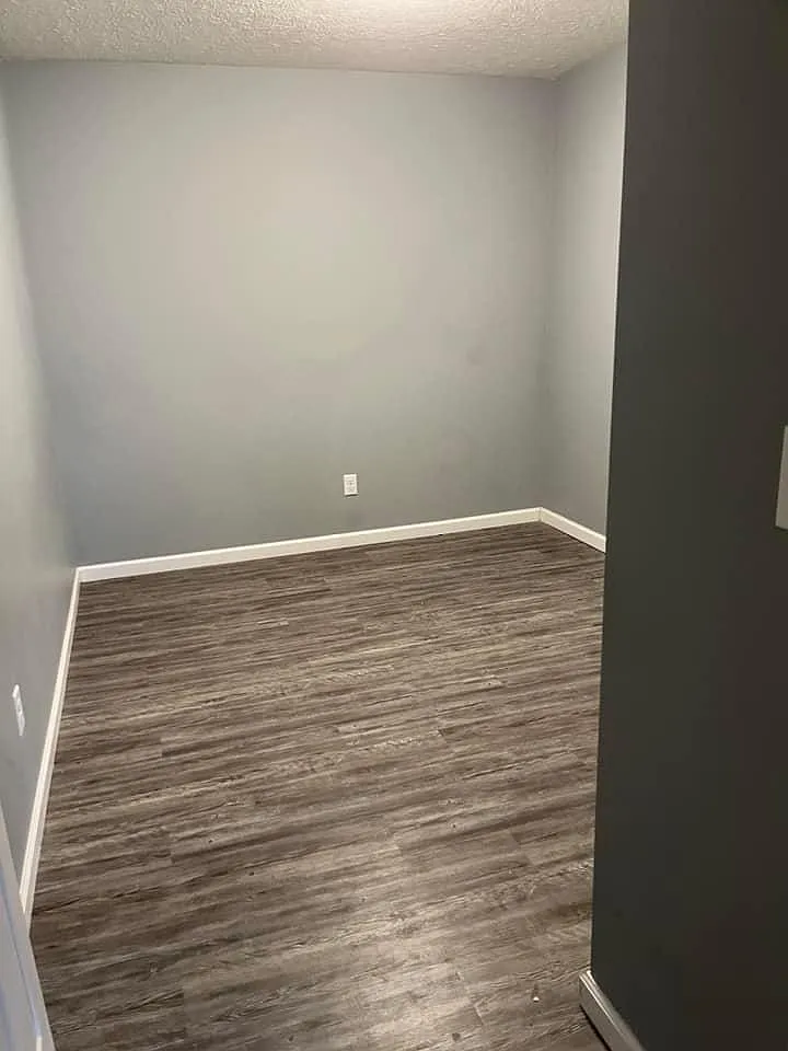3 bed, 1300 sqft, $1,300 — Photo 1