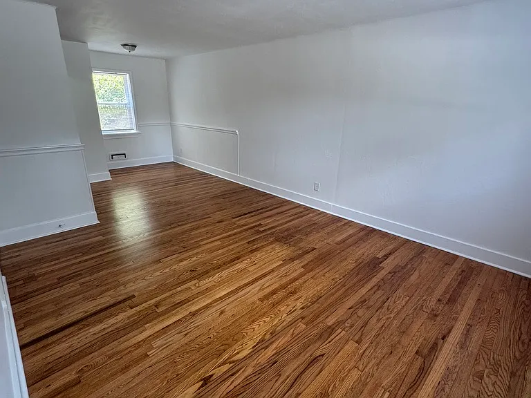 2905-2911 Wade Avenue - 3 — Photo 5