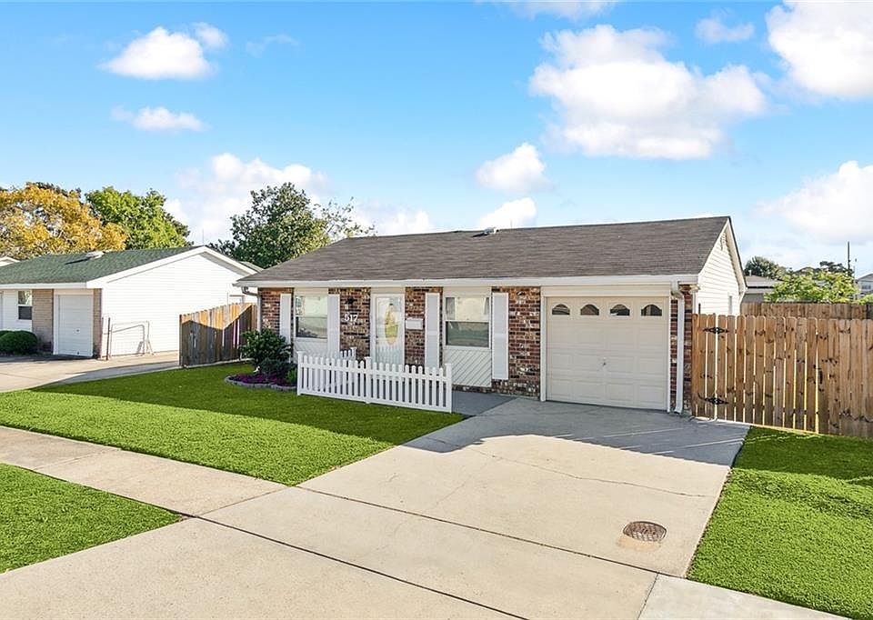 1st image of 517 Grovewood Dr
