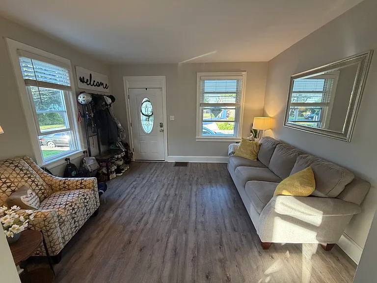 307 S Whiteoak St — Photo 4