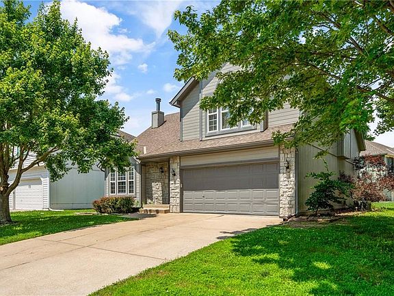 2nd image of 3856 SW Windsong Dr