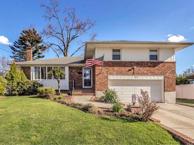 992 Roxbury Dr, Westbury, NY, 11590