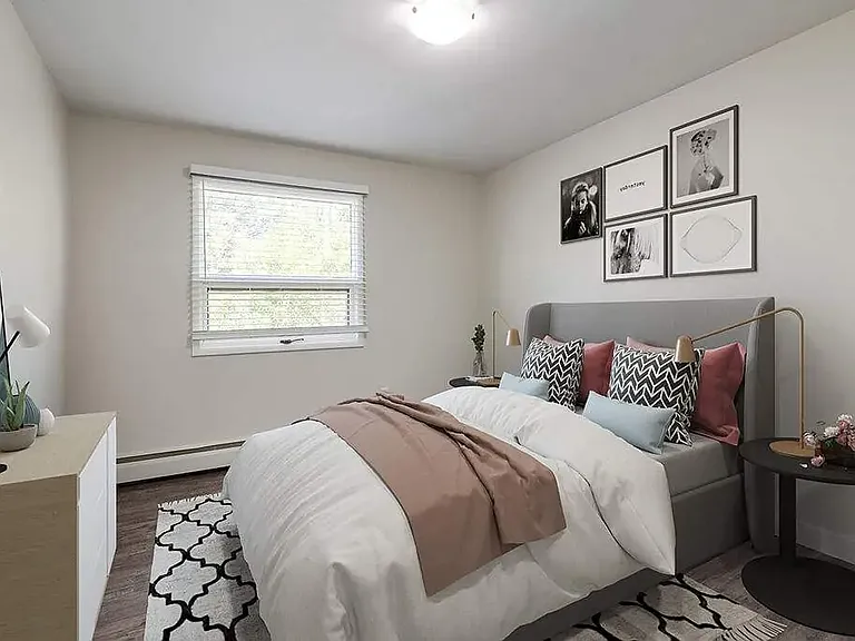 549 Belfast St SE #5 — Photo 3