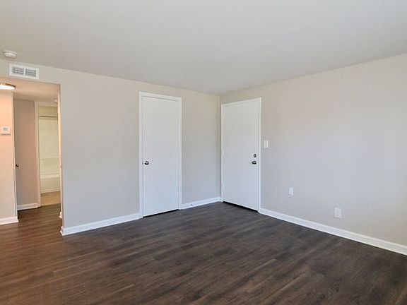 4th image of 1927 Central Ave APT C13