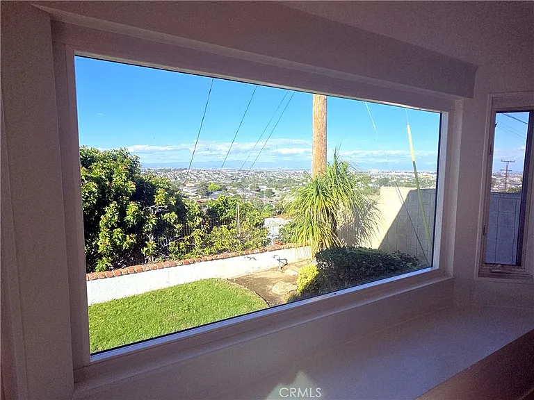 341 Avenida Atezada — Photo 16
