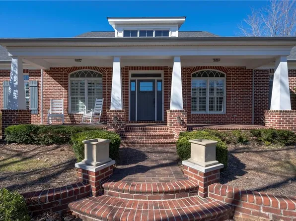 120 Bridgewood Ln, Advance, NC 27006