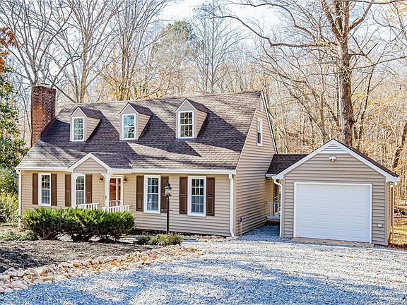 2nd image of 410 Pocono Dr