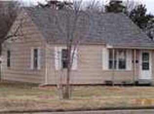 233 E Kelly Ave, Augusta, KS 67010